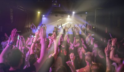 Iltabileiden ja loungen esiintyjien työvoimaedut uudistuvat