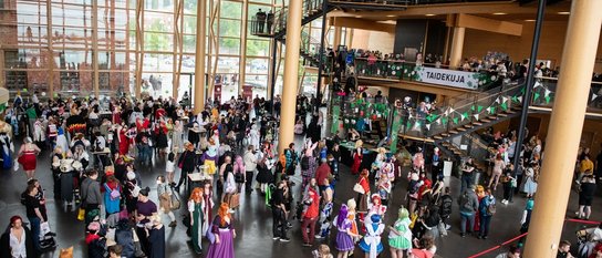 Kävijöiden suosima Hall Cosplay -kilpailu nähdään Desuconin cosplaykilpailuissa!